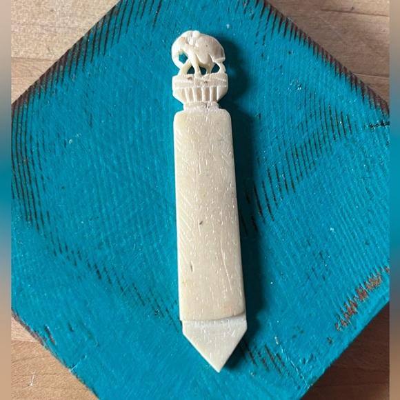 Antique Victorian Carved Bone Elephant Bookmark Page Marker - Picture 2 of 3